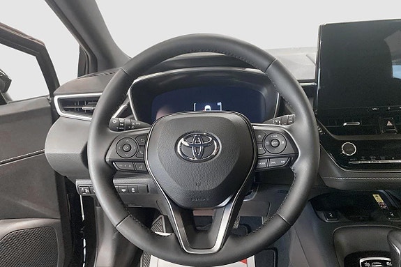 Toyota Corolla 2 of 11