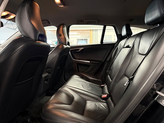 Volvo V60 8 of 9
