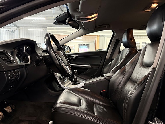 Volvo V60 7 of 9