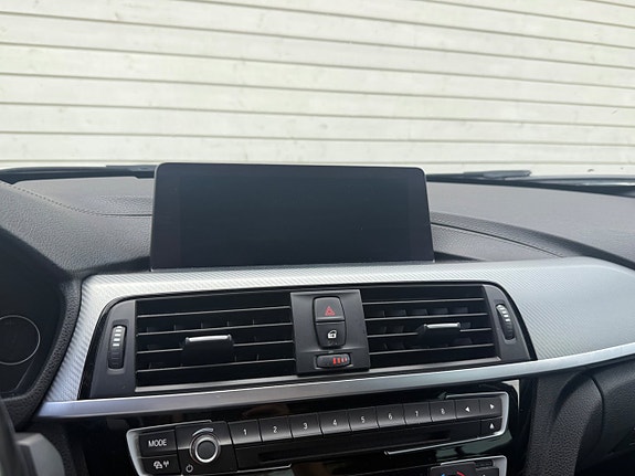 BMW 320i 15 of 20