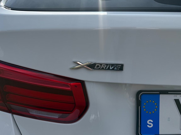 BMW 320i 7 of 20