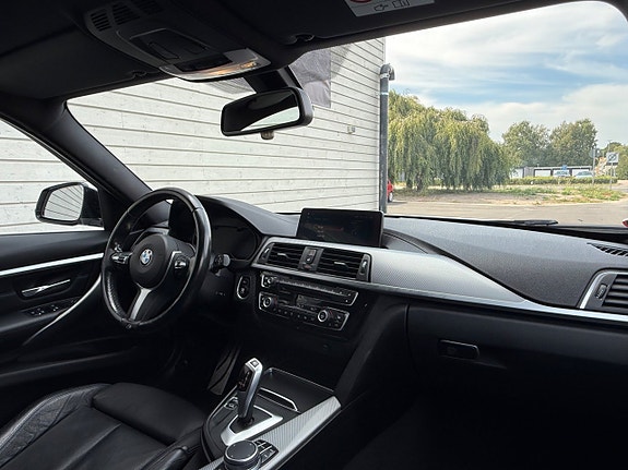 BMW 320i 20 of 20