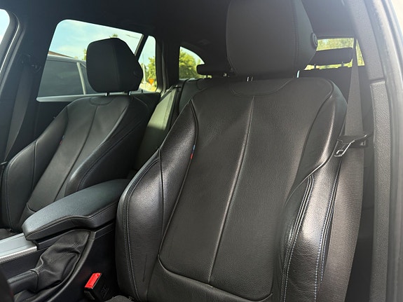 BMW 320i 17 of 20