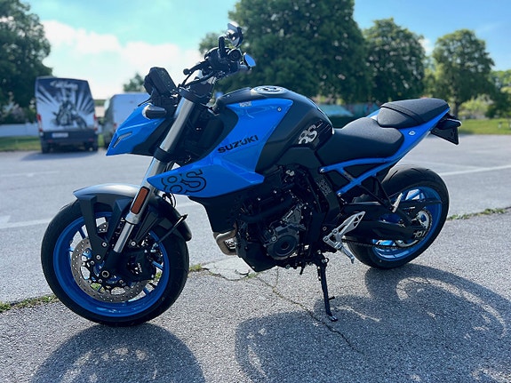 Suzuki GSX-8S 5 of 5