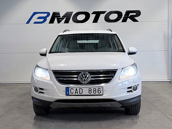 Volkswagen Tiguan 2 of 14
