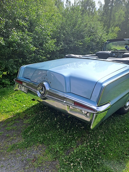 Chrysler Imperial 8 of 8