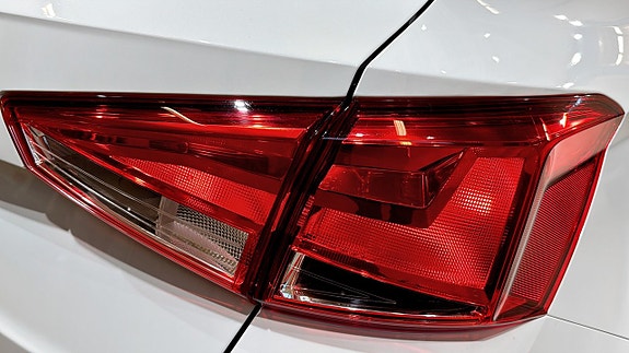 Seat Arona 13 of 18