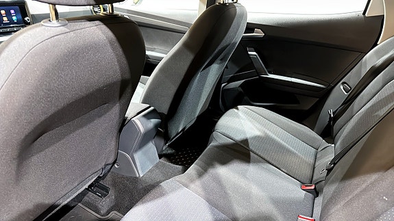 Seat Arona 11 of 18