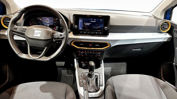 Seat Arona 10 of 18