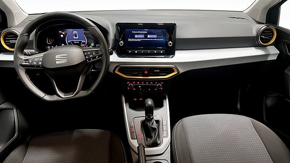 Seat Arona 10 of 18
