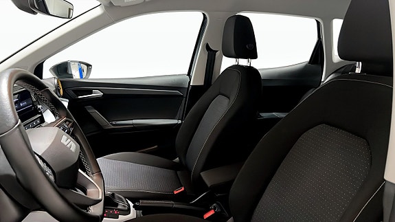 Seat Arona 8 of 18