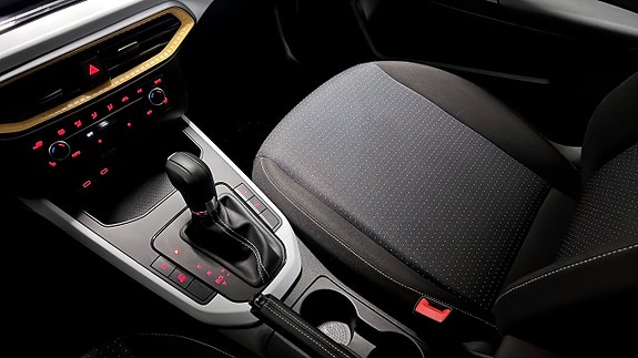 Seat Arona 15 of 18