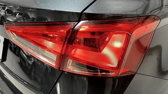 Seat Arona 13 of 18