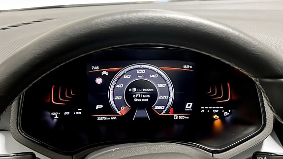 Seat Arona 17 of 18