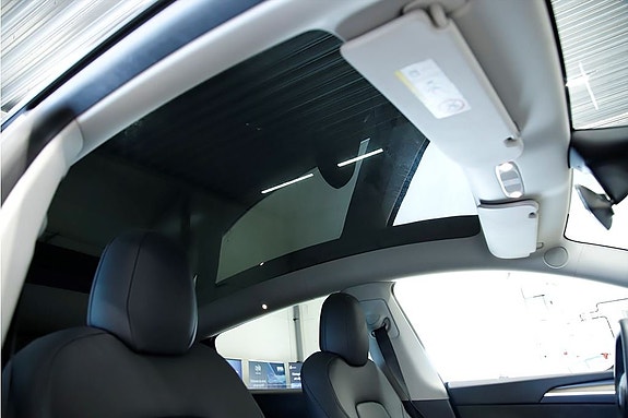 Tesla Model Y 14 of 14