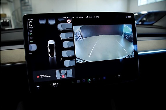 Tesla Model Y 10 of 14
