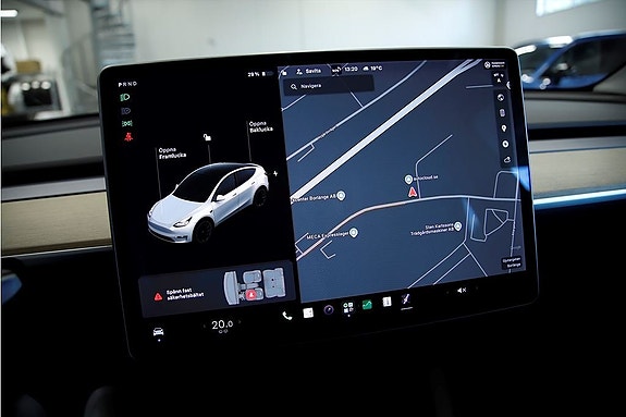 Tesla Model Y 11 of 14