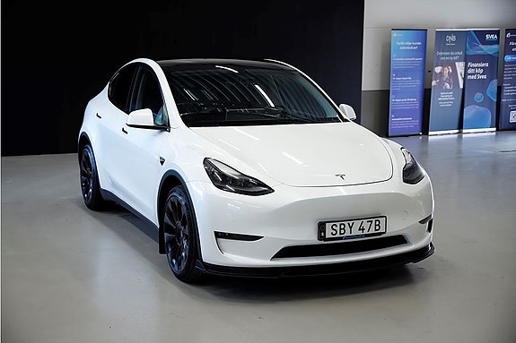 Tesla Model Y 6 of 14