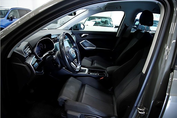 Audi Q3 7 of 15