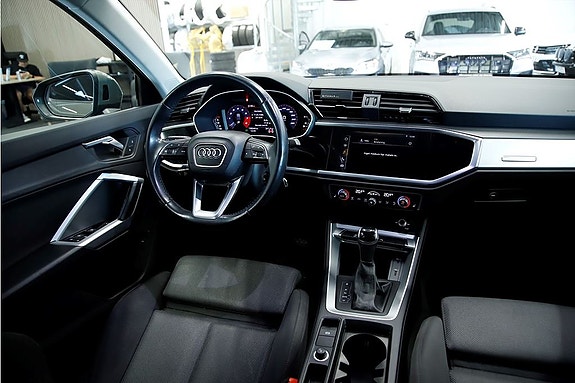 Audi Q3 6 of 15