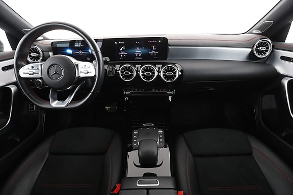 Mercedes-Benz CLA200 13 of 30