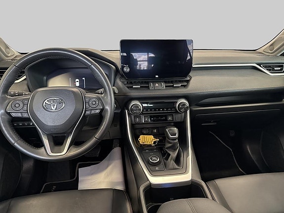 Toyota RAV4 9 of 14
