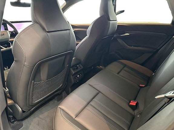 Audi Q6 e-tron 10 of 19