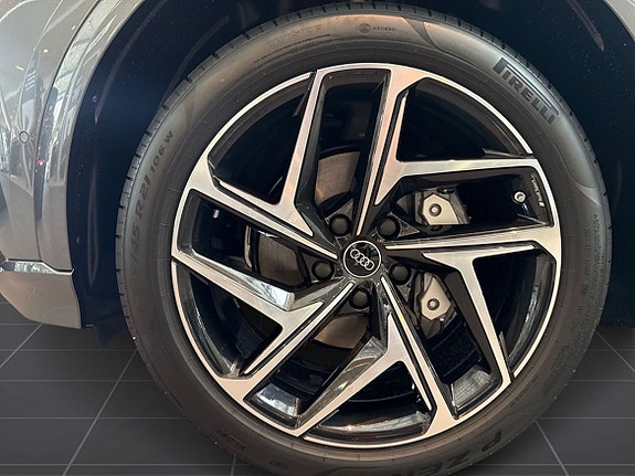 Audi Q6 e-tron 8 of 19