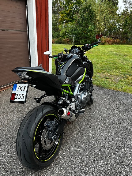Kawasaki Z900 4 of 4