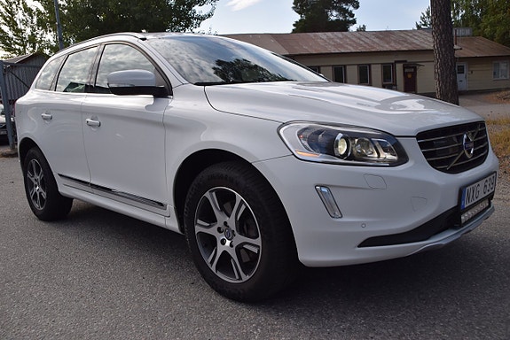 Volvo XC60 3 of 26