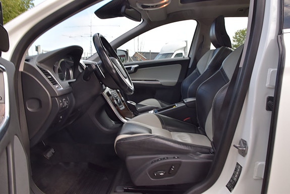 Volvo XC60 8 of 26