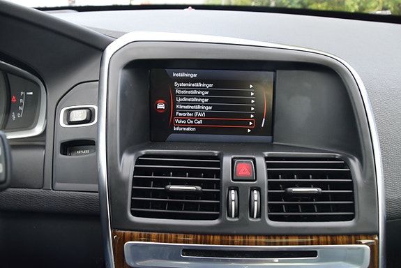Volvo XC60 13 of 26