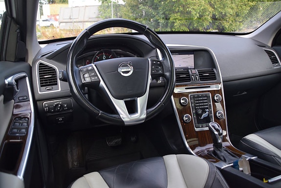 Volvo XC60 7 of 26