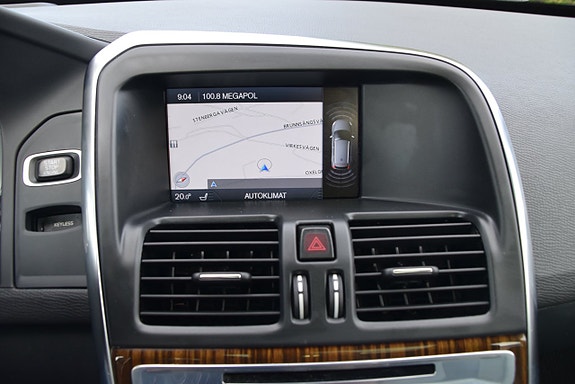 Volvo XC60 11 of 26