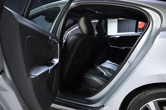 Volvo S60 12 of 28