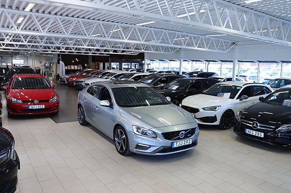 Volvo S60 3 of 28