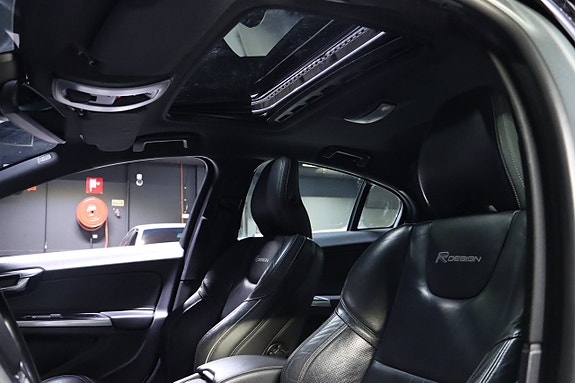 Volvo S60 17 of 28