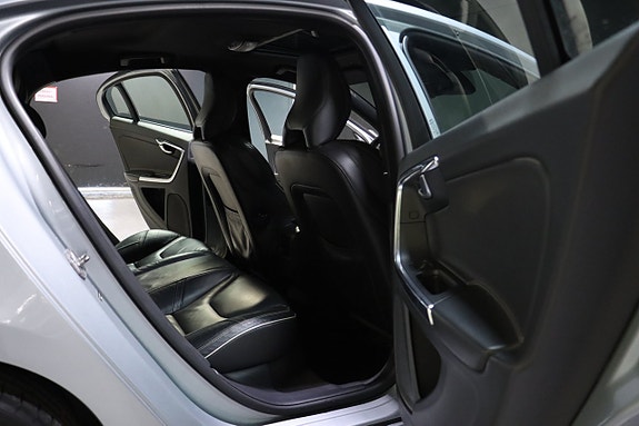 Volvo S60 13 of 28