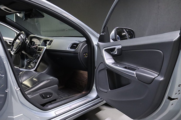 Volvo S60 14 of 28