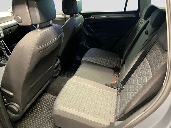 Volkswagen Tiguan 12 of 21