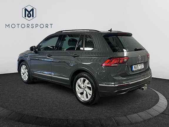 Volkswagen Tiguan 3 of 21