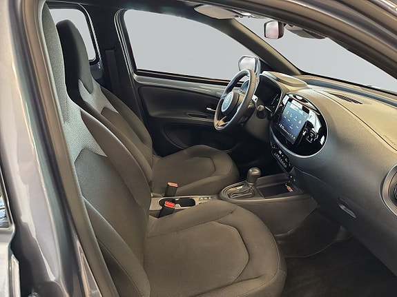 Toyota Aygo X 6 of 13