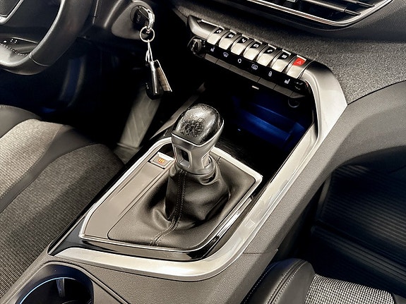 Peugeot 3008 10 of 15