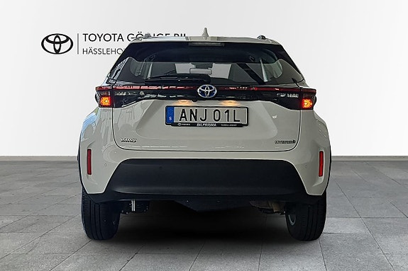 Toyota Yaris Cross 4 of 17