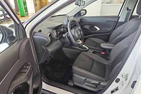 Toyota Yaris Cross 12 of 17