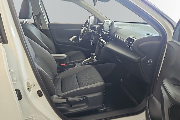 Toyota Yaris Cross 6 of 17