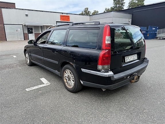 Volvo V70 6 of 8