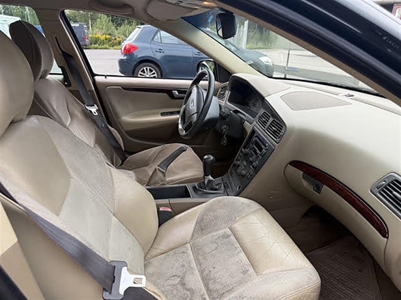 Volvo V70 8 of 8