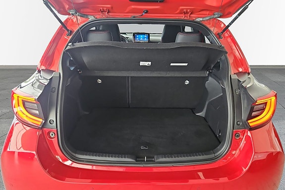 Toyota Yaris 10 of 16