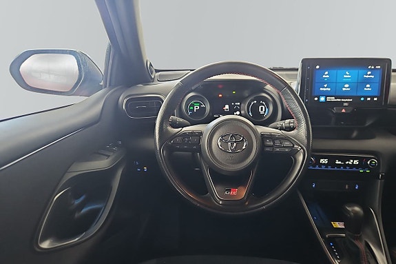 Toyota Yaris 9 of 16